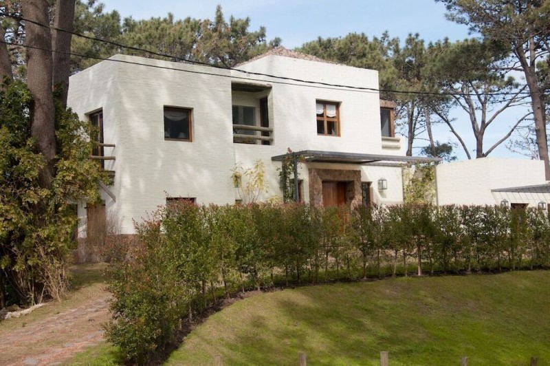 Excelente casa en alquiler en La Barra con piscina climatizada